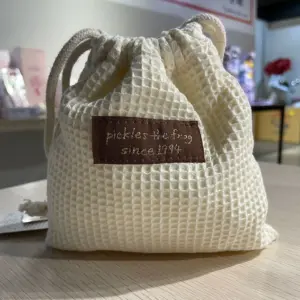 Pickles-the -frog かえるのピクルス 小青蛙 米色儲物索袋 173799