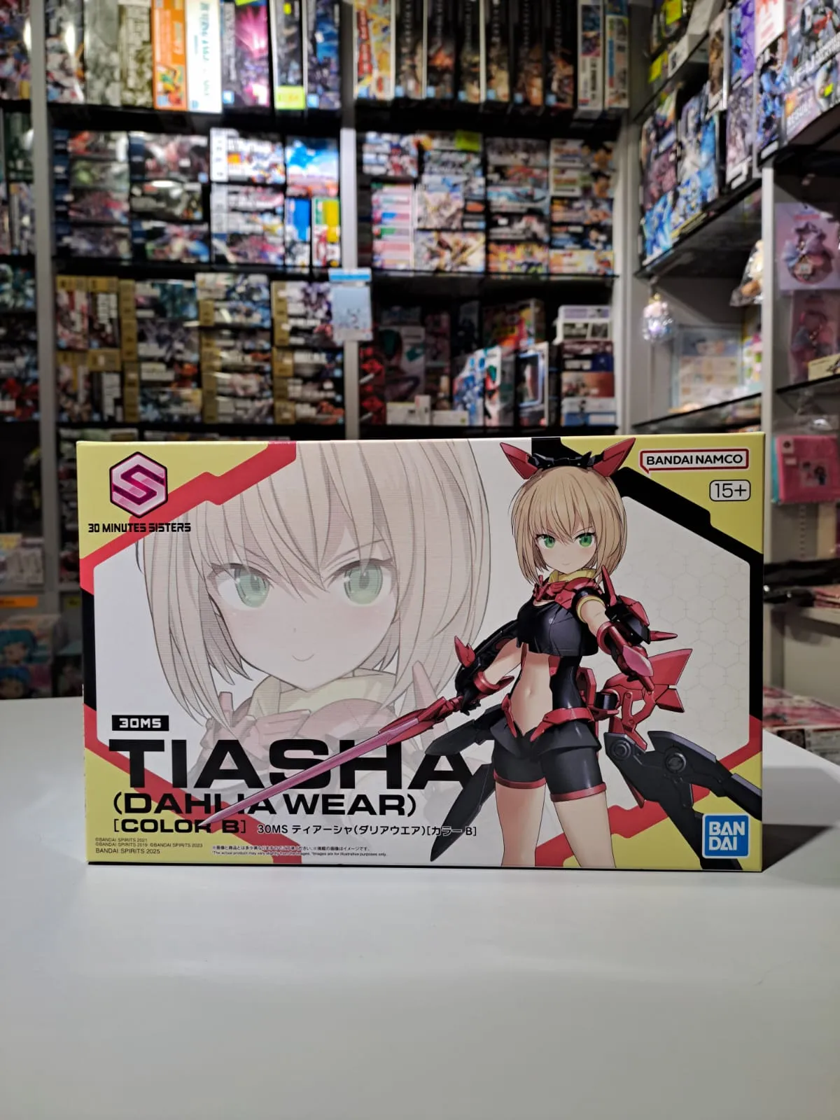Maquette Bandai 30MS Tiasha, Entièrement Construite Et Peinte Au Japon (occasion)